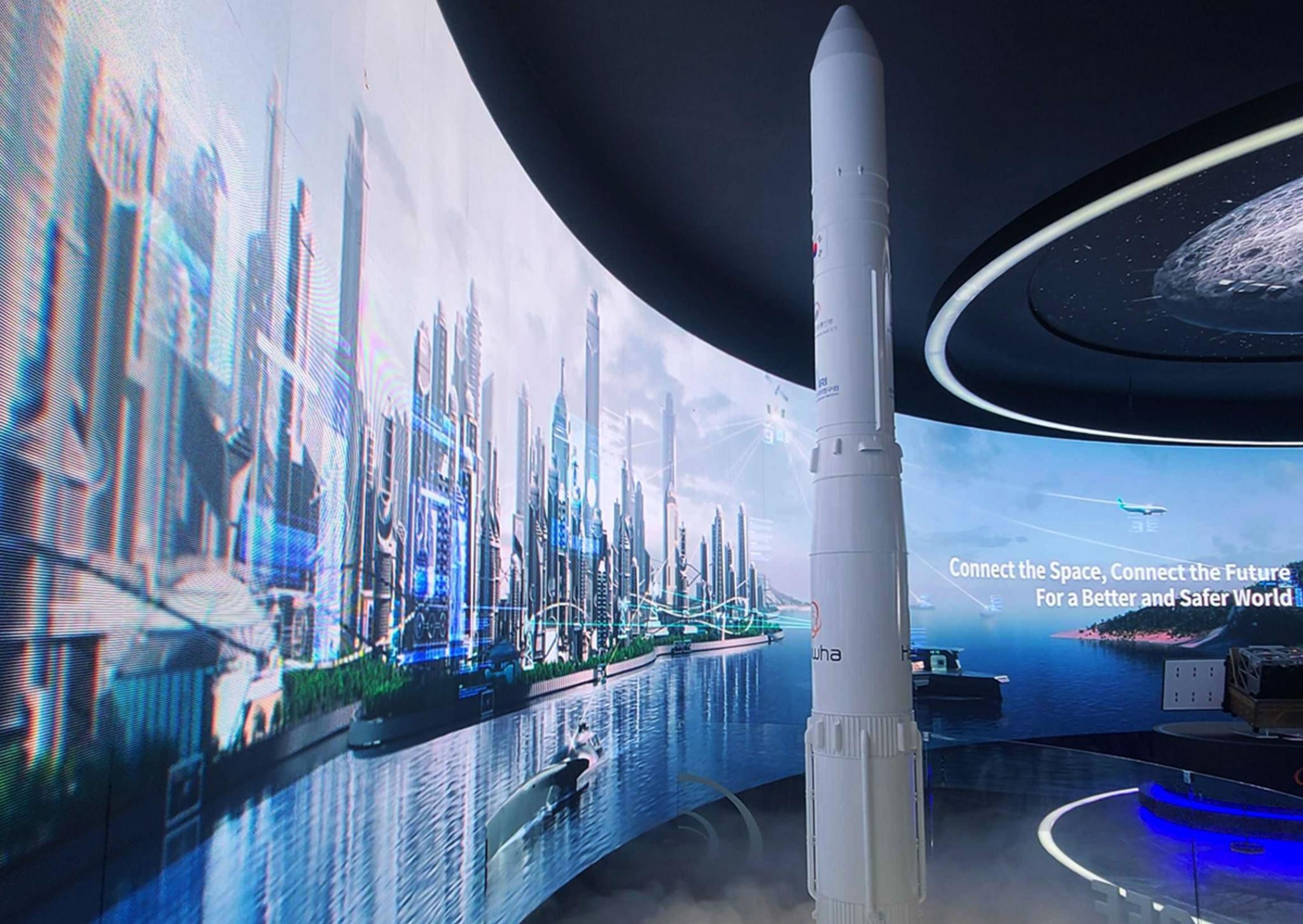 Hanwha, the Space Hub Connecting to the Future | Campaign | THE WORK