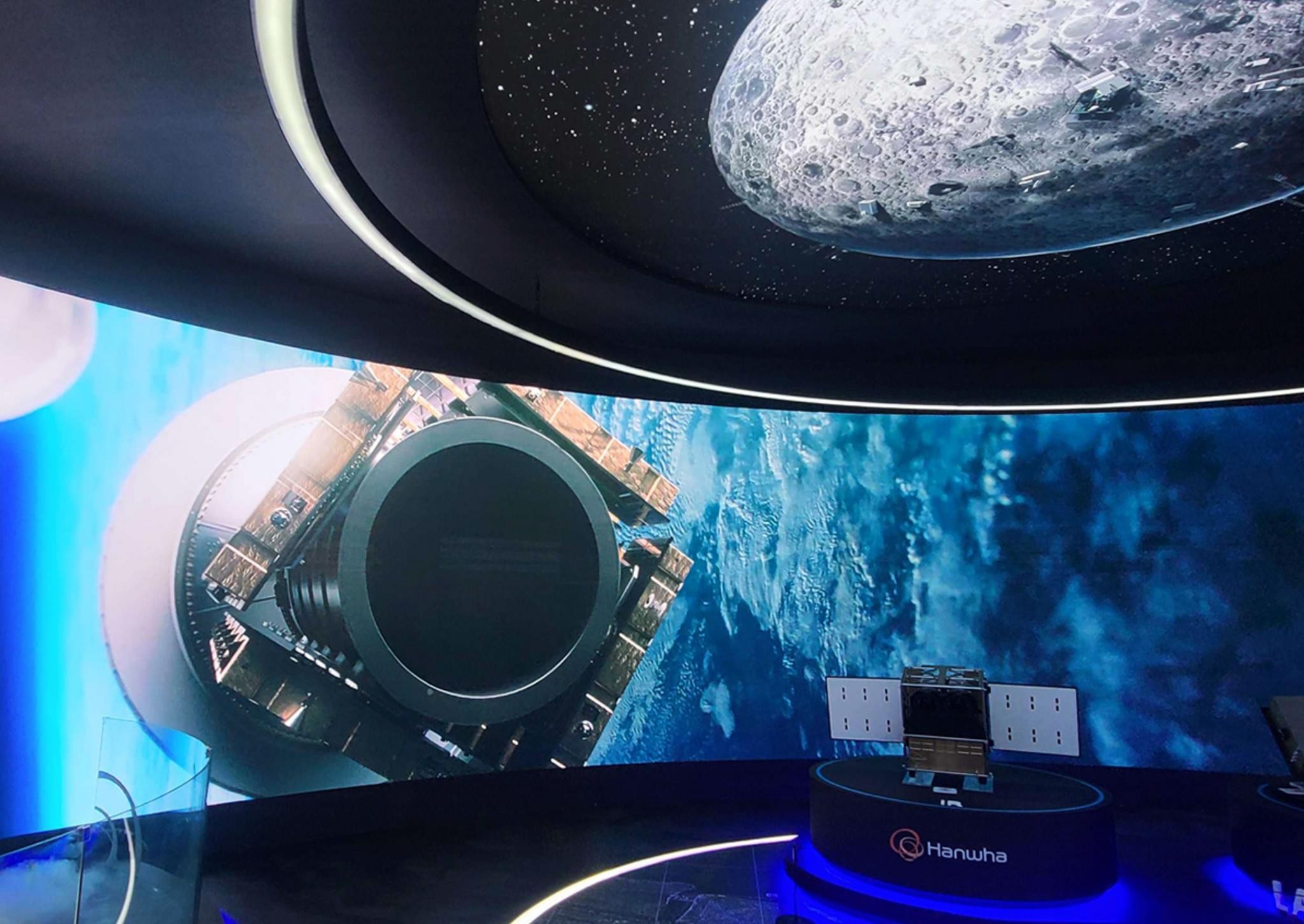 Hanwha, the Space Hub Connecting to the Future | Campaign | THE WORK
