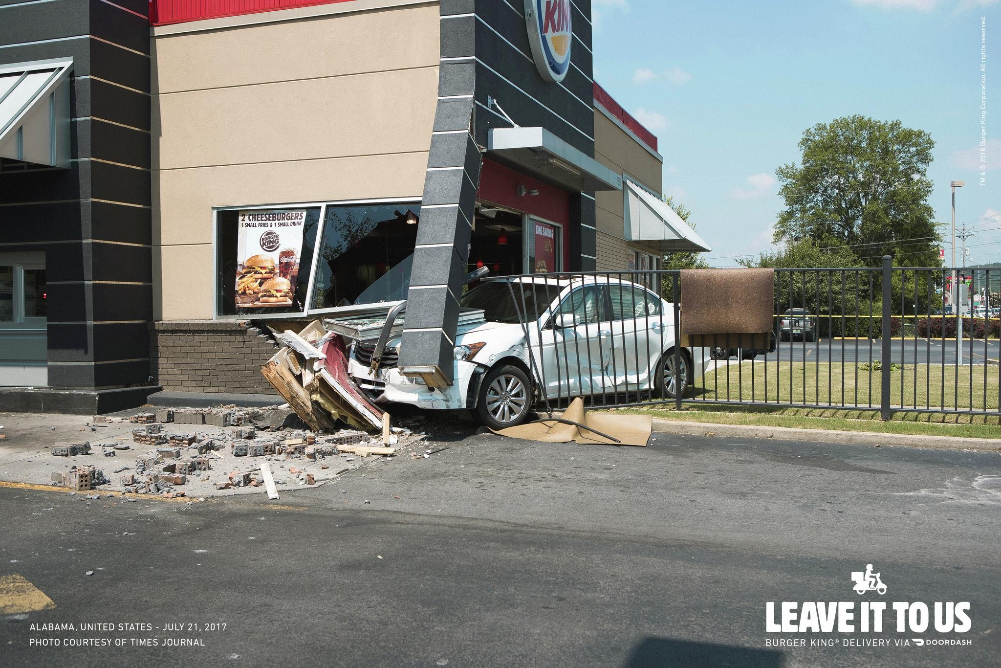 Рекламная кампания Burger King «the moldy Whopper»,. Автомобиль доставки бургер Кинг. Бургер Кинг Чечня. Кейс рекламных кампаний бургер Кинга.