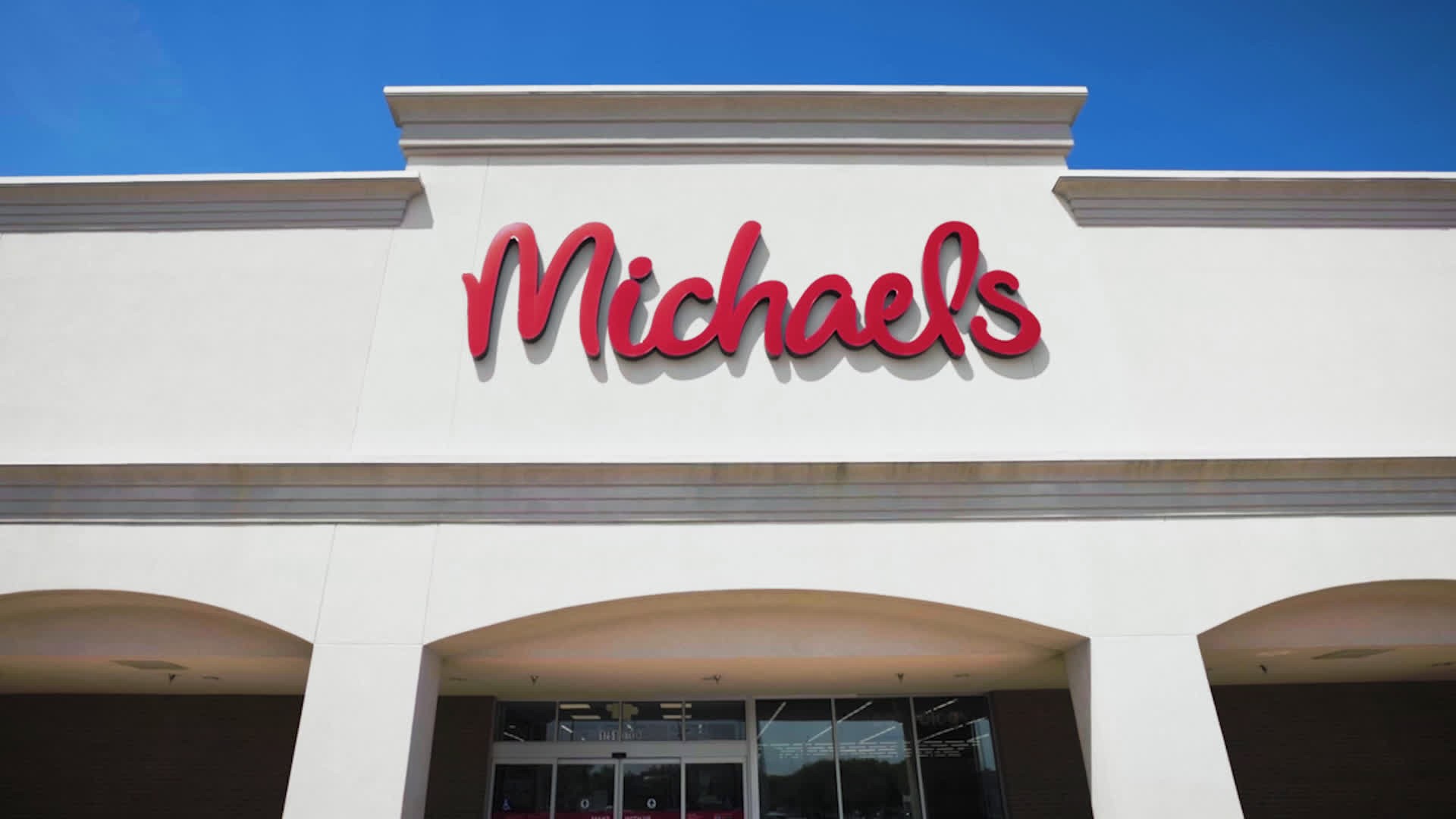 MICHAELS: A BUSINESS TRANSFORMATION FOR THE MAKERS