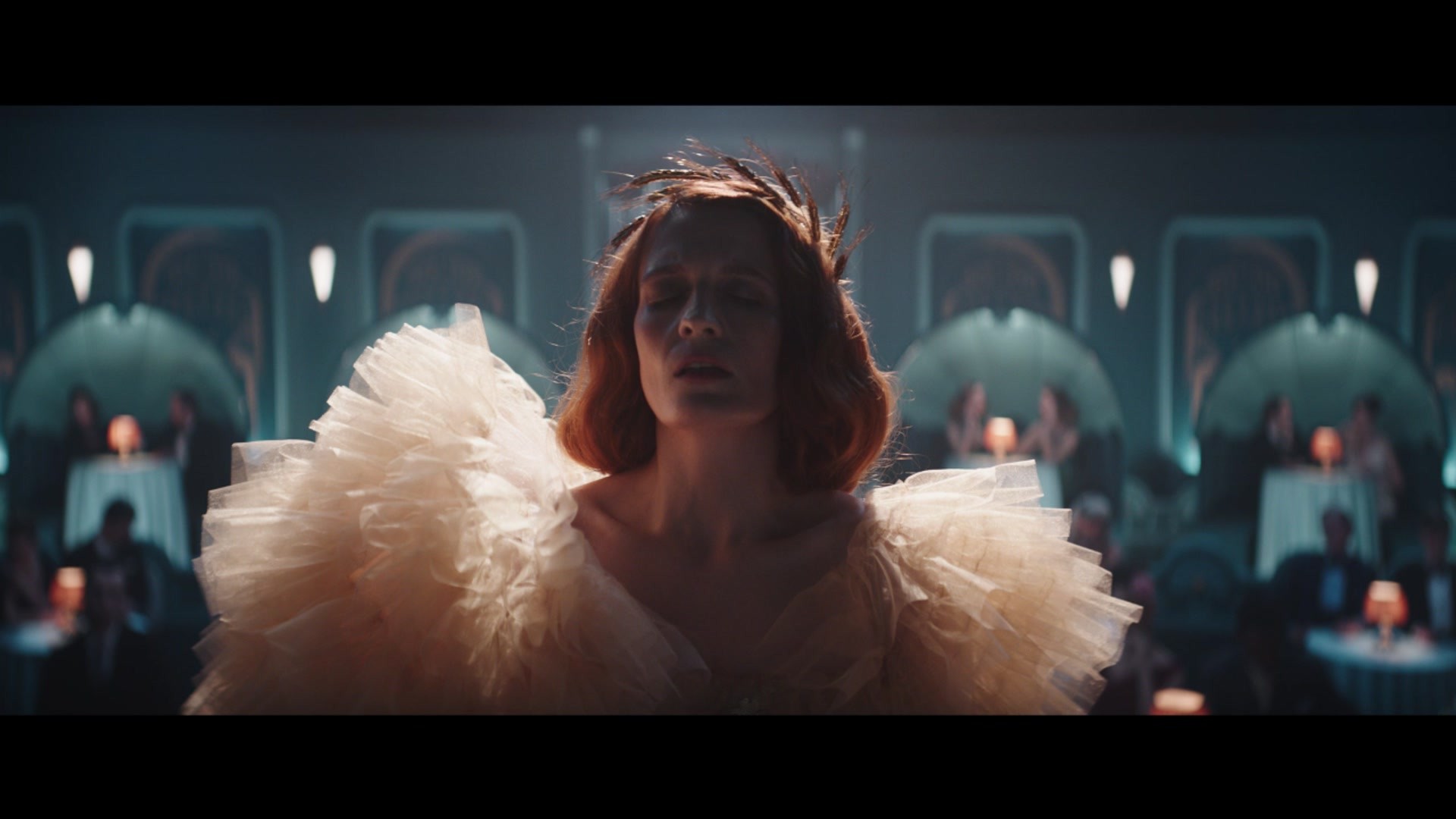 Florence + the Machine 2022 Dance Fever. Инди клипы