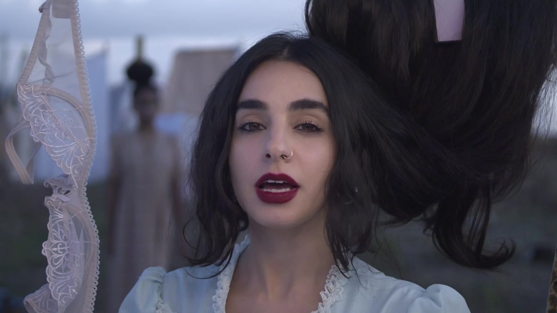 Celebrity Laundry Y&R 60 Photos - Moonagedaydream.film